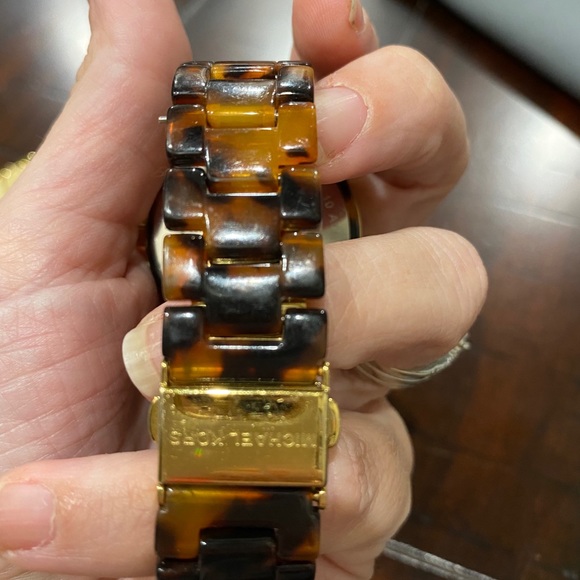 Michael Korea tortoise shell brown gold watch - Picture 3 of 5